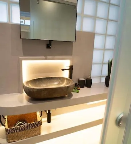 Semesterbostad Tinion Fos