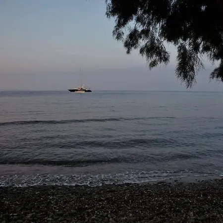 Tinion Fos Tinos